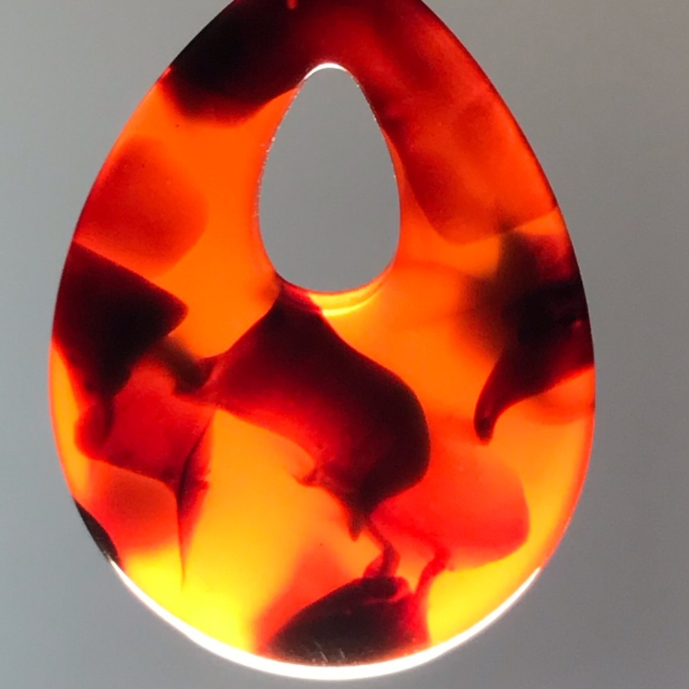 Beautiful Buttery Bakelite pendant necklace 18”